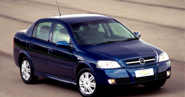consumo de Astra Sedan 2003 