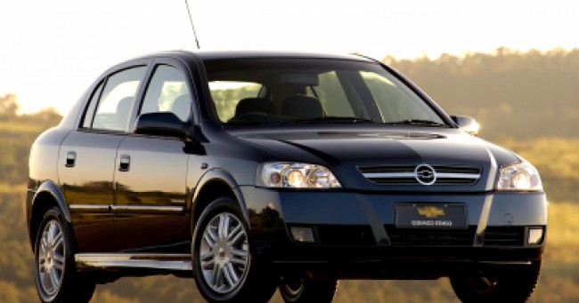 consumo de Astra Sedan 2009 