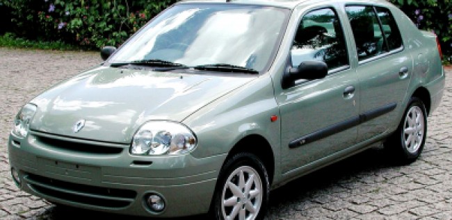consumo de Clio Sedan 2000 